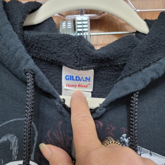 LN.  World of Outlaws hoodie.  Size S.  (559) - Picture 2 of 6